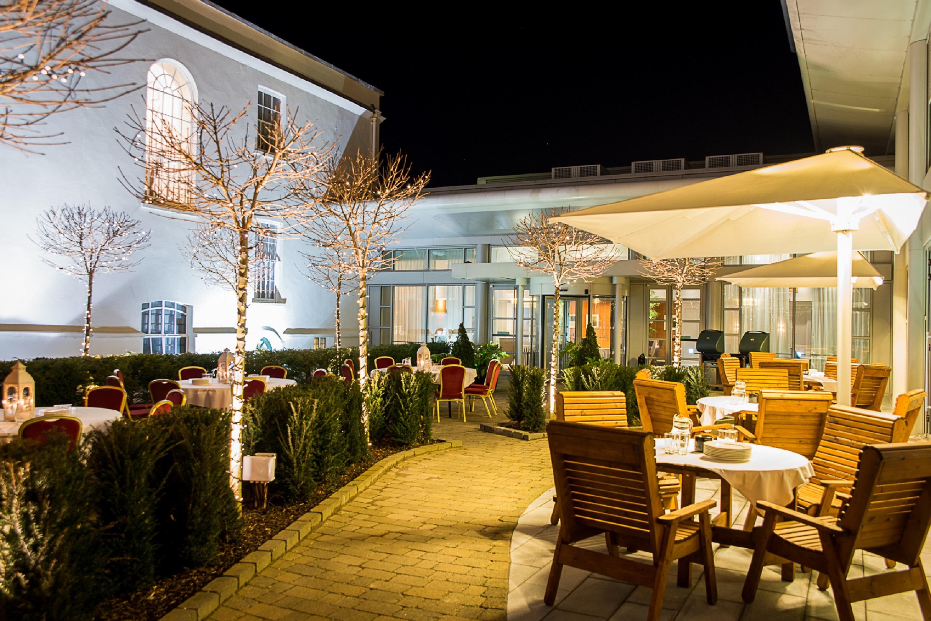 Radisson Blu Hotel & Spa, Little Island Cork Carrigtohill Exterior photo